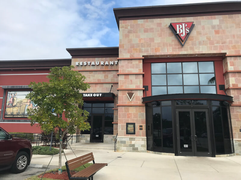 Signature Deep Dish Pizza, Burgers, Desserts & More Palm Beach, FL 33401 Locations BJ's